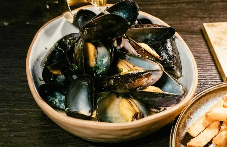 cozze pulite in ciotola